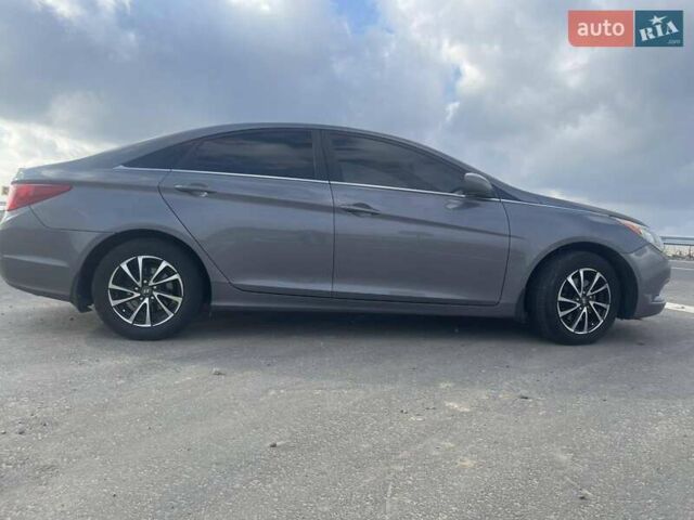 Хендай Соната 2011 в Килие на Automoto.ua Серый Хендай Соната, объемом двигателя 2.36 л и пробегом 359 тыс. км за 8300 $, фото 5 на Automoto.ua