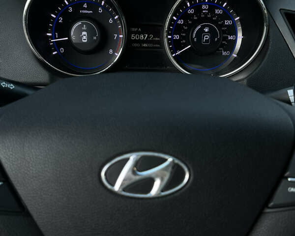 Серый Хендай Соната, объемом двигателя 2.4 л и пробегом 222 тыс. км за 7900 $, фото 6 на Automoto.ua