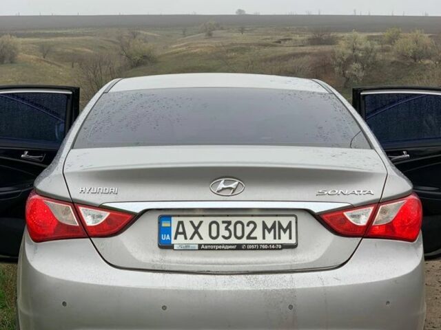 Сірий Хендай Соната, об'ємом двигуна 2.4 л та пробігом 218 тис. км за 7500 $, фото 1 на Automoto.ua