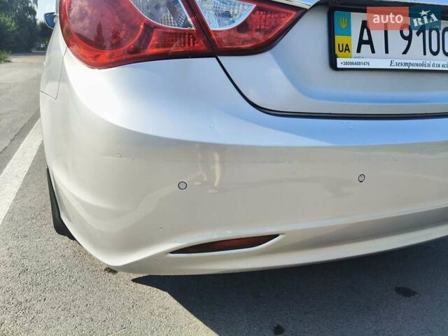 Сірий Хендай Соната, об'ємом двигуна 2 л та пробігом 230 тис. км за 8500 $, фото 3 на Automoto.ua