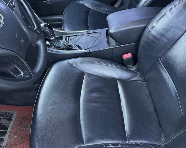 Хендай Соната 2011 в Згуровке на Automoto.ua Серый Хендай Соната, объемом двигателя 2 л и пробегом 504 тыс. км за 6600 $, фото 11 на Automoto.ua