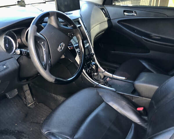 Сірий Хендай Соната, об'ємом двигуна 2 л та пробігом 240 тис. км за 8400 $, фото 8 на Automoto.ua