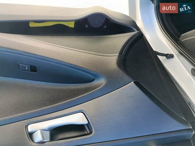 Серый Хендай Соната, объемом двигателя 2 л и пробегом 233 тыс. км за 9600 $, фото 13 на Automoto.ua