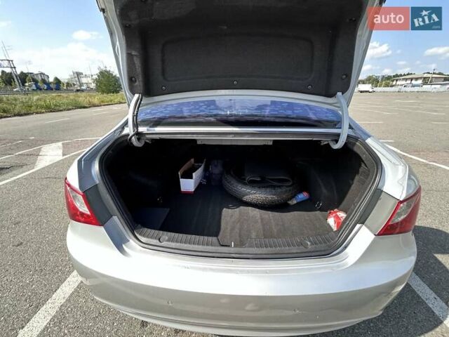 Серый Хендай Соната, объемом двигателя 2 л и пробегом 286 тыс. км за 9000 $, фото 13 на Automoto.ua