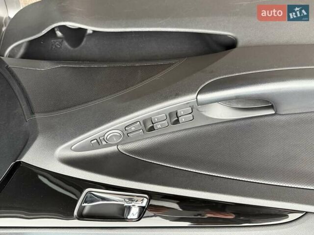 Серый Хендай Соната, объемом двигателя 2.36 л и пробегом 187 тыс. км за 9400 $, фото 47 на Automoto.ua