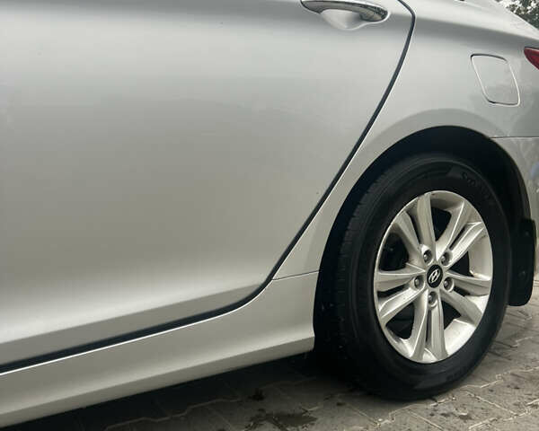 Хендай Соната 2011 в Тернополе на Automoto.ua Серый Хендай Соната, объемом двигателя 2 л и пробегом 375 тыс. км за 6600 $, фото 21 на Automoto.ua