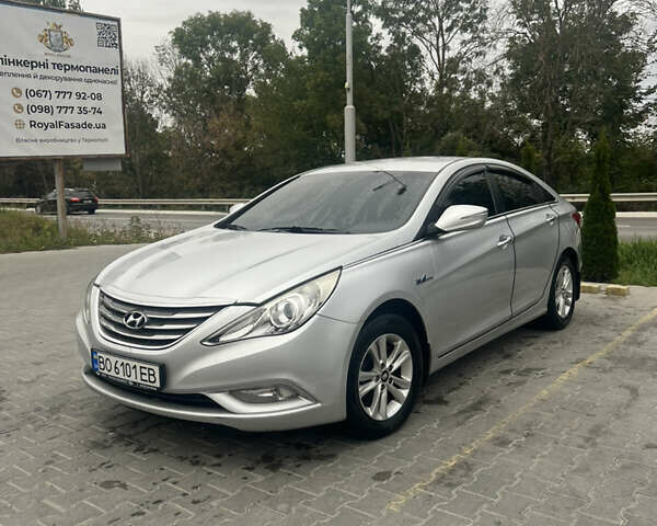 Хендай Соната 2011 в Тернополе на Automoto.ua Серый Хендай Соната, объемом двигателя 2 л и пробегом 375 тыс. км за 6600 $, фото 12 на Automoto.ua