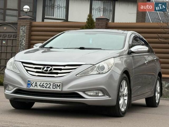 Серый Хендай Соната, объемом двигателя 2.36 л и пробегом 187 тыс. км за 9400 $, фото 2 на Automoto.ua