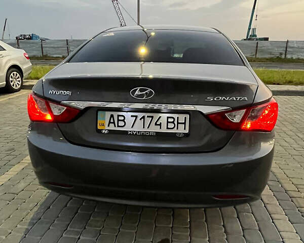 Сірий Хендай Соната, об'ємом двигуна 2 л та пробігом 254 тис. км за 8700 $, фото 27 на Automoto.ua