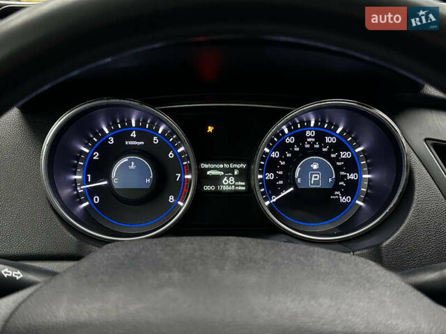 Сірий Хендай Соната, об'ємом двигуна 2.36 л та пробігом 282 тис. км за 8100 $, фото 11 на Automoto.ua