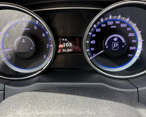 Серый Хендай Соната, объемом двигателя 2.4 л и пробегом 209 тыс. км за 12700 $, фото 16 на Automoto.ua