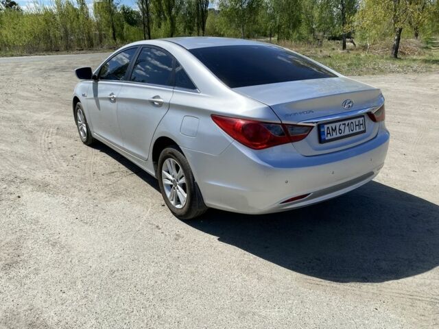 Серый Хендай Соната, объемом двигателя 2 л и пробегом 322 тыс. км за 8000 $, фото 10 на Automoto.ua