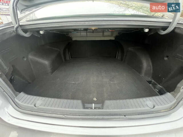Серый Хендай Соната, объемом двигателя 2 л и пробегом 190 тыс. км за 7500 $, фото 13 на Automoto.ua