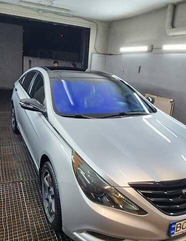 Сірий Хендай Соната, об'ємом двигуна 2 л та пробігом 165 тис. км за 10199 $, фото 14 на Automoto.ua