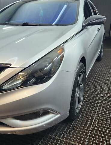 Сірий Хендай Соната, об'ємом двигуна 2 л та пробігом 165 тис. км за 10199 $, фото 16 на Automoto.ua