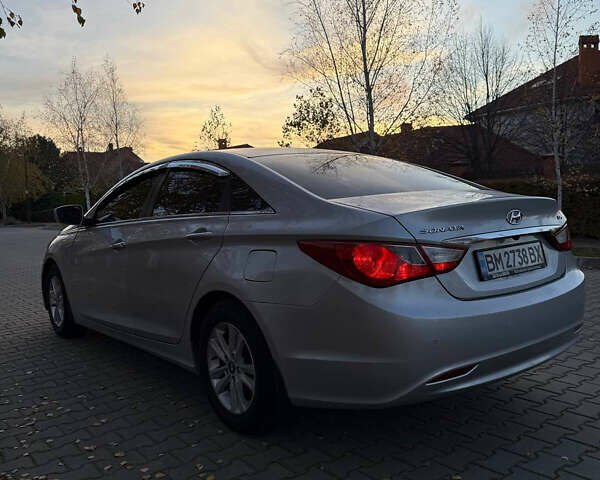 Серый Хендай Соната, объемом двигателя 2 л и пробегом 300 тыс. км за 7500 $, фото 7 на Automoto.ua