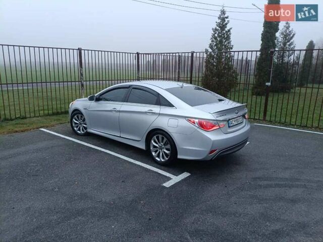 Серый Хендай Соната, объемом двигателя 2.36 л и пробегом 174 тыс. км за 9970 $, фото 10 на Automoto.ua