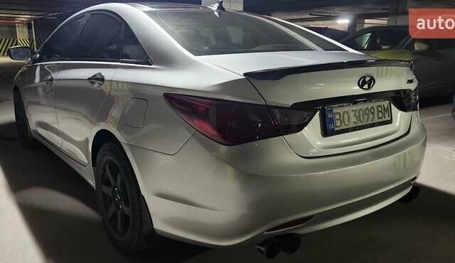 Сірий Хендай Соната, об'ємом двигуна 2 л та пробігом 165 тис. км за 10199 $, фото 10 на Automoto.ua