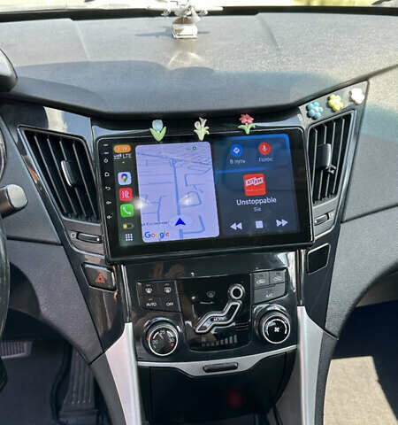 Сірий Хендай Соната, об'ємом двигуна 2 л та пробігом 213 тис. км за 9200 $, фото 8 на Automoto.ua