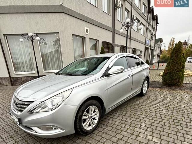 Хендай Соната 2012 в Ужгороде на Automoto.ua Серый Хендай Соната, объемом двигателя 2 л и пробегом 380 тыс. км за 7550 $, фото 2 на Automoto.ua