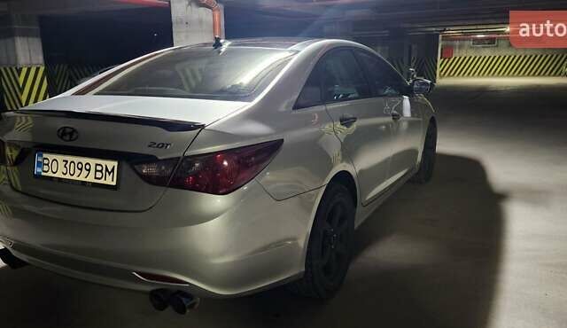 Сірий Хендай Соната, об'ємом двигуна 2 л та пробігом 165 тис. км за 10199 $, фото 8 на Automoto.ua