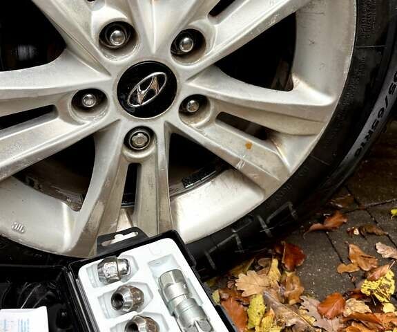 Хендай Соната 2012 в Ужгороде на Automoto.ua Серый Хендай Соната, объемом двигателя 2 л и пробегом 380 тыс. км за 7550 $, фото 25 на Automoto.ua