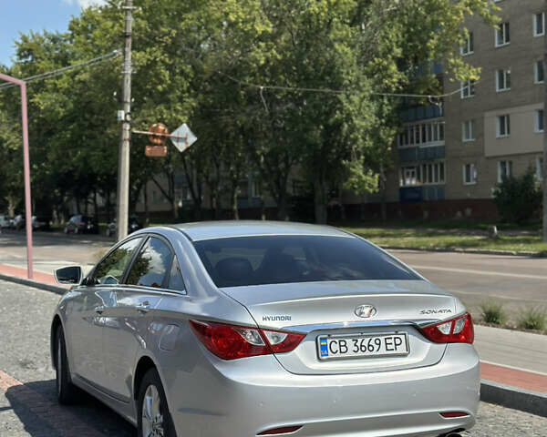 Сірий Хендай Соната, об'ємом двигуна 2 л та пробігом 213 тис. км за 9200 $, фото 4 на Automoto.ua