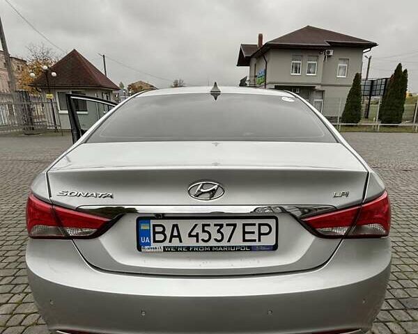Хендай Соната 2012 в Ужгороде на Automoto.ua Серый Хендай Соната, объемом двигателя 2 л и пробегом 380 тыс. км за 7550 $, фото 6 на Automoto.ua