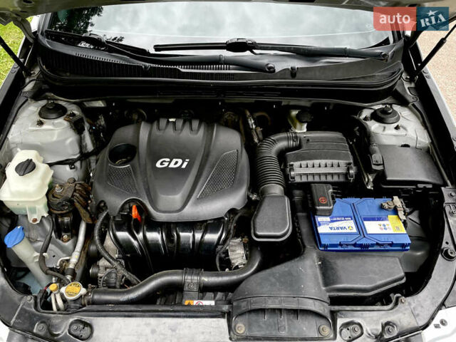 Сірий Хендай Соната, об'ємом двигуна 2.4 л та пробігом 250 тис. км за 9500 $, фото 6 на Automoto.ua