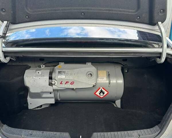 Хендай Соната 2012 в Харькове на Automoto.ua Серый Хендай Соната, объемом двигателя 2 л и пробегом 312 тыс. км за 8000 $, фото 7 на Automoto.ua
