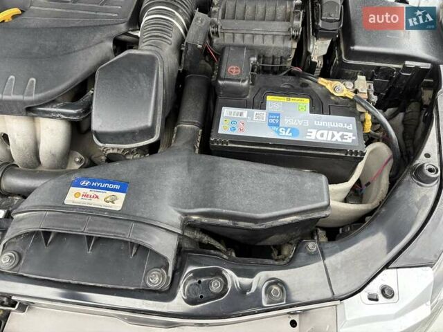 Хендай Соната 2012 в Ужгороде на Automoto.ua Серый Хендай Соната, объемом двигателя 2 л и пробегом 380 тыс. км за 7550 $, фото 12 на Automoto.ua