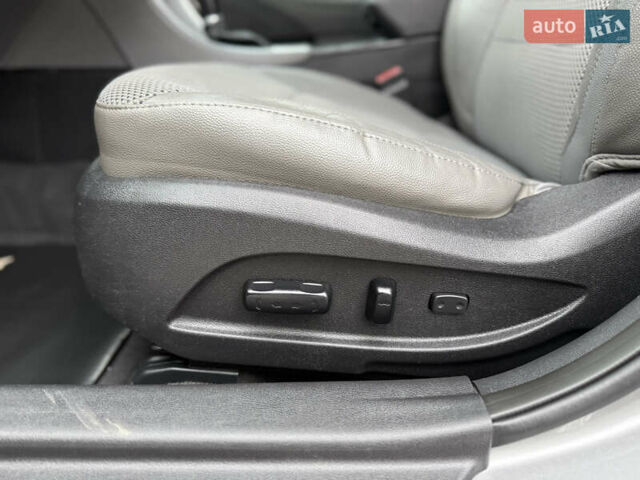 Сірий Хендай Соната, об'ємом двигуна 2 л та пробігом 191 тис. км за 7900 $, фото 26 на Automoto.ua