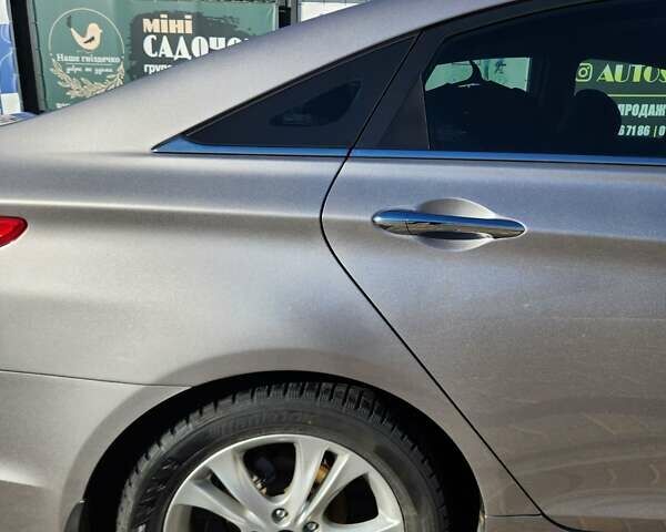 Хендай Соната 2012 в Виннице на Automoto.ua Серый Хендай Соната, объемом двигателя 2 л и пробегом 179 тыс. км за 9500 $, фото 5 на Automoto.ua