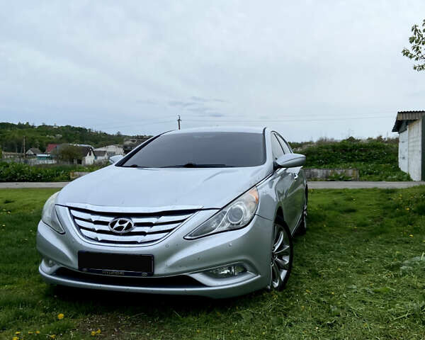 Сірий Хендай Соната, об'ємом двигуна 2.4 л та пробігом 250 тис. км за 9500 $, фото 11 на Automoto.ua