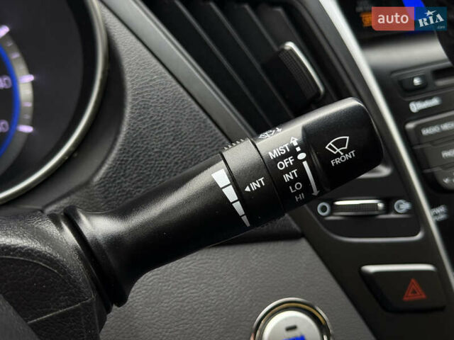 Сірий Хендай Соната, об'ємом двигуна 2 л та пробігом 191 тис. км за 7900 $, фото 44 на Automoto.ua