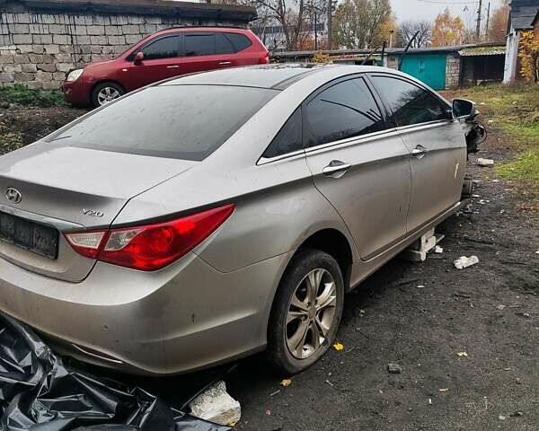 Серый Хендай Соната, объемом двигателя 2 л и пробегом 280 тыс. км за 5000 $, фото 16 на Automoto.ua