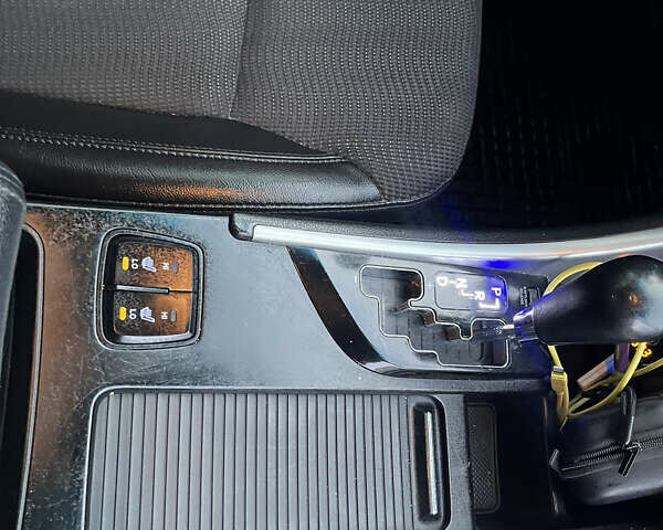 Серый Хендай Соната, объемом двигателя 2 л и пробегом 200 тыс. км за 8500 $, фото 6 на Automoto.ua