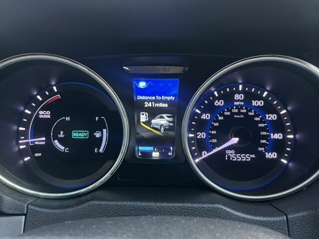 Серый Хендай Соната, объемом двигателя 2.4 л и пробегом 175 тыс. км за 11000 $, фото 5 на Automoto.ua