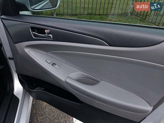 Серый Хендай Соната, объемом двигателя 2.36 л и пробегом 174 тыс. км за 9970 $, фото 33 на Automoto.ua