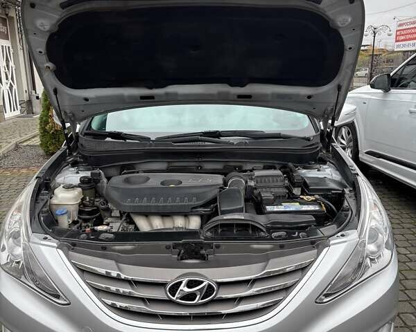 Хендай Соната 2012 в Ужгороде на Automoto.ua Серый Хендай Соната, объемом двигателя 2 л и пробегом 380 тыс. км за 7550 $, фото 10 на Automoto.ua
