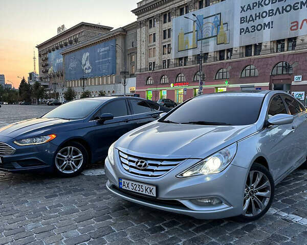 Серый Хендай Соната, объемом двигателя 2.4 л и пробегом 230 тыс. км за 9000 $, фото 7 на Automoto.ua