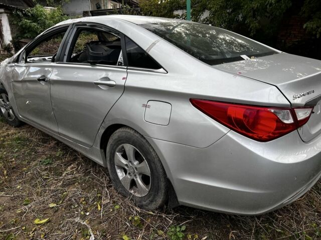 Хендай Соната 2012 в Виннице на Automoto.ua Серый Хендай Соната, объемом двигателя 2 л и пробегом 280 тыс. км за 4500 $, фото 1 на Automoto.ua