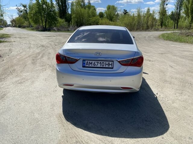 Серый Хендай Соната, объемом двигателя 2 л и пробегом 322 тыс. км за 8000 $, фото 9 на Automoto.ua