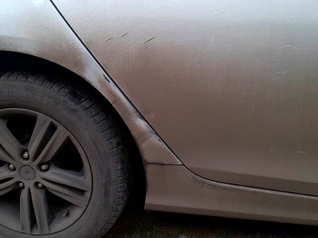 Серый Хендай Соната, объемом двигателя 2 л и пробегом 227 тыс. км за 6800 $, фото 2 на Automoto.ua