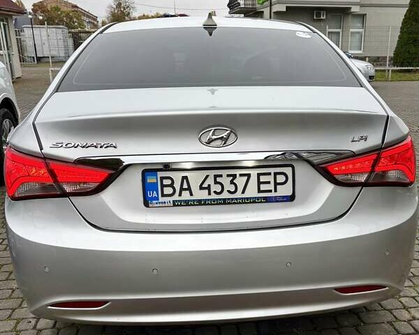 Хендай Соната 2012 в Ужгороде на Automoto.ua Серый Хендай Соната, объемом двигателя 2 л и пробегом 380 тыс. км за 7550 $, фото 8 на Automoto.ua