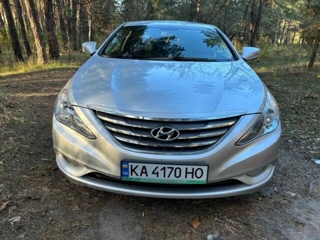 Серый Хендай Соната, объемом двигателя 2 л и пробегом 387 тыс. км за 7800 $, фото 1 на Automoto.ua