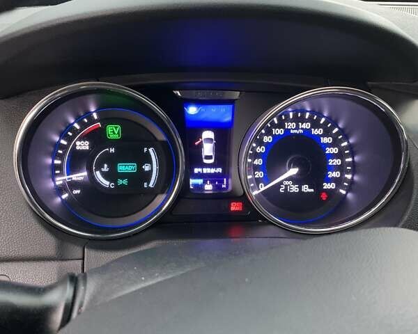 Серый Хендай Соната, объемом двигателя 2 л и пробегом 213 тыс. км за 12800 $, фото 17 на Automoto.ua