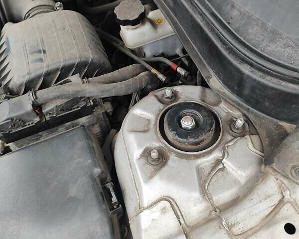 Серый Хендай Соната, объемом двигателя 2 л и пробегом 280 тыс. км за 5000 $, фото 3 на Automoto.ua