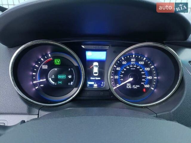 Серый Хендай Соната, объемом двигателя 2.36 л и пробегом 174 тыс. км за 9970 $, фото 27 на Automoto.ua