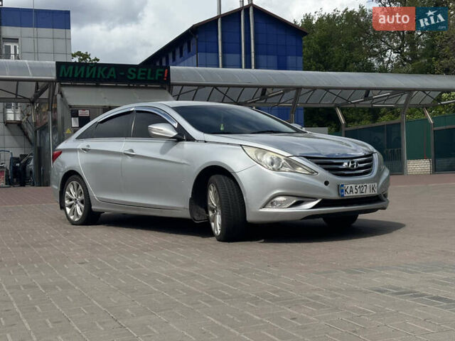 Серый Хендай Соната, объемом двигателя 2 л и пробегом 185 тыс. км за 6299 $, фото 1 на Automoto.ua